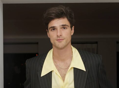 jacob-elordi-e-alvo-de-chacotas-por-sua-caligrafia:-“parece-crianca”