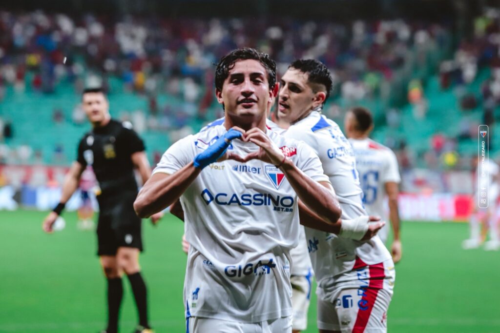 fortaleza-vence-bahia-e-mantem-vivo-o-sonho-de-permanecer-na-serie-a