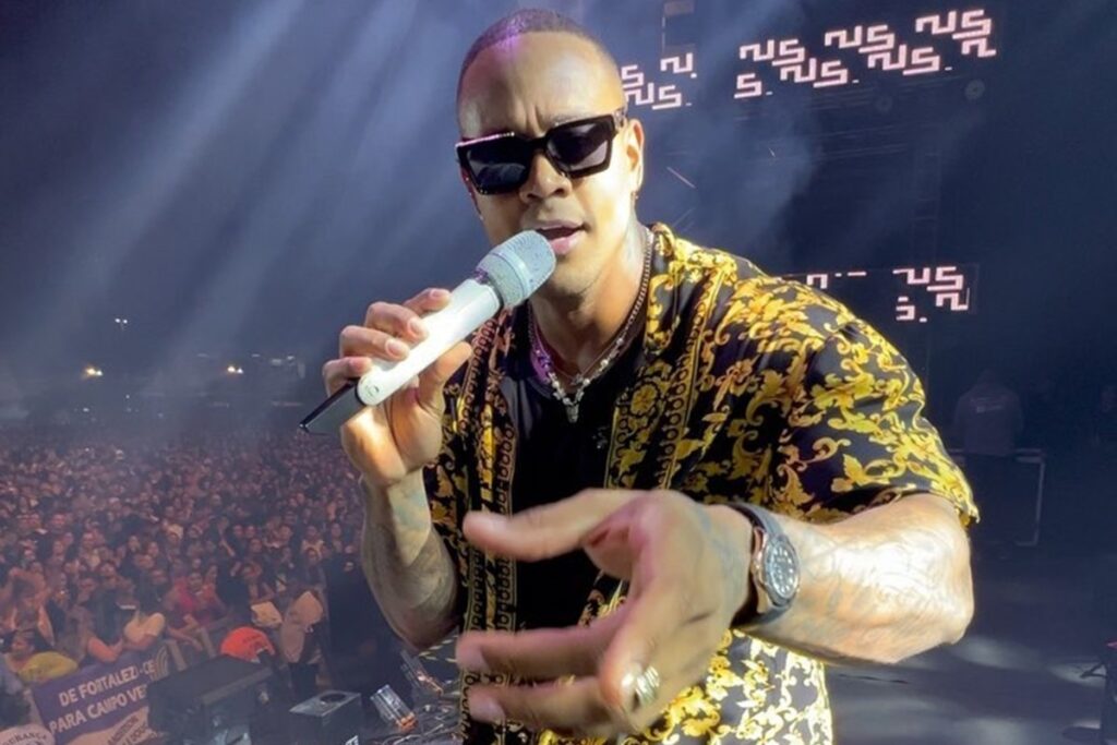 leo-santana-decide-adiar-show-gratuito-em-salvador.-entenda-o-motivo