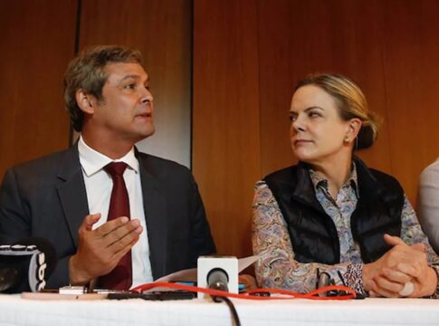 governistas-alfinetam-eduardo-bolsonaro-apos-trump-recuar-no-tarifaco