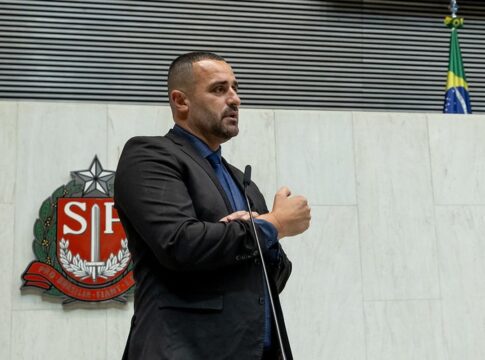 republicanos-prestigia-prefeito-tiktoker,-e-deputado-pede-desfiliacao