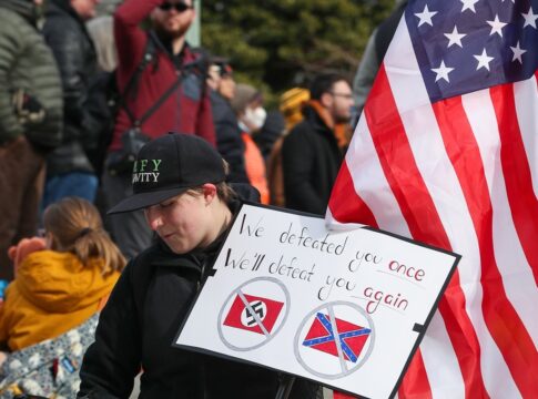 guarda-costeira-dos-eua-deixara-de-classificar-suasticas-como-simbolo-de-odio