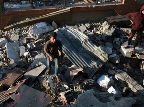 israel-faz-maior-ataque-desde-o-cessar-fogo-e-mata-33-pessoas-em-gaza