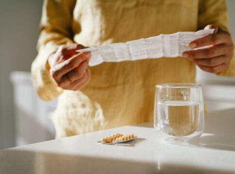 remedios-sem-hormonio-prometem-aliviar-fogachos-na-menopausa