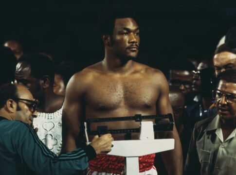 george-foreman:-conheca-a-historia-da-lenda-do-boxe-que-inspirou filme