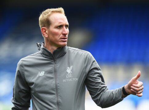 ex-goleiro-e-campeao-pelo-liverpool-revela-problemas-de-saude-mental