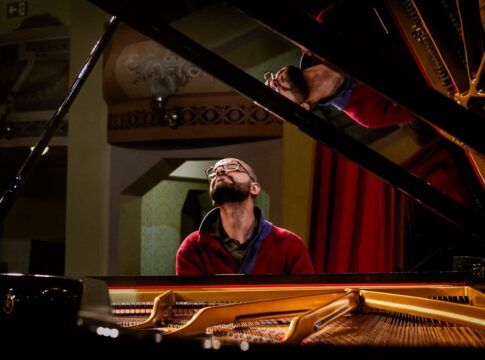 3-atos-de-moises:-filme-conta-historia-inspiradora-de-pianista-mineiro