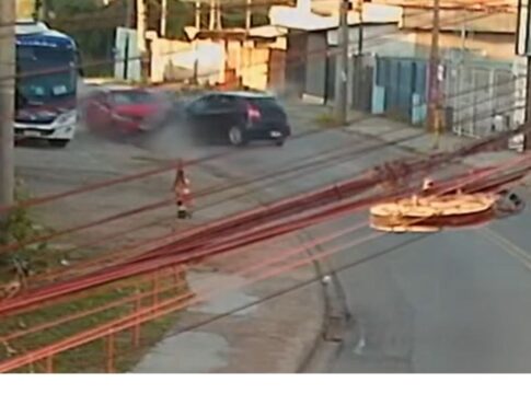 bebado-ao-volante:-motorista-causa-batida-e-deixa-tres-feridos-em-sp