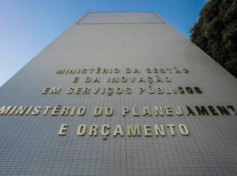 governo-aumenta-expectativa-de-deficit-em-2025-para-r$-34,2-bilhoes