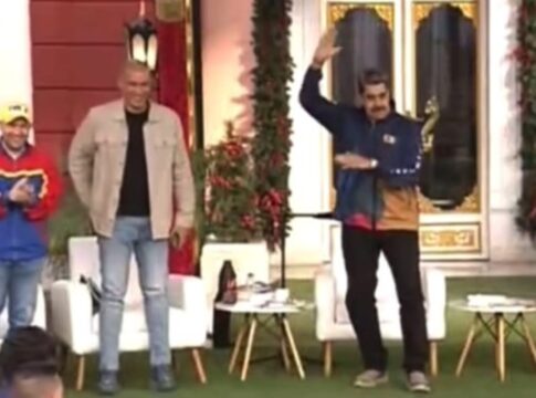 em-meio-a-tensao-com-eua,-maduro-faz-“passinho”-com-musica-anti-guerra