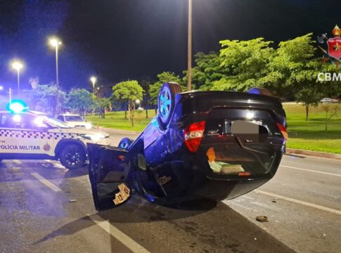 carro-capota-apos-ser-atingido-por-veiculo-na-via-l4-norte