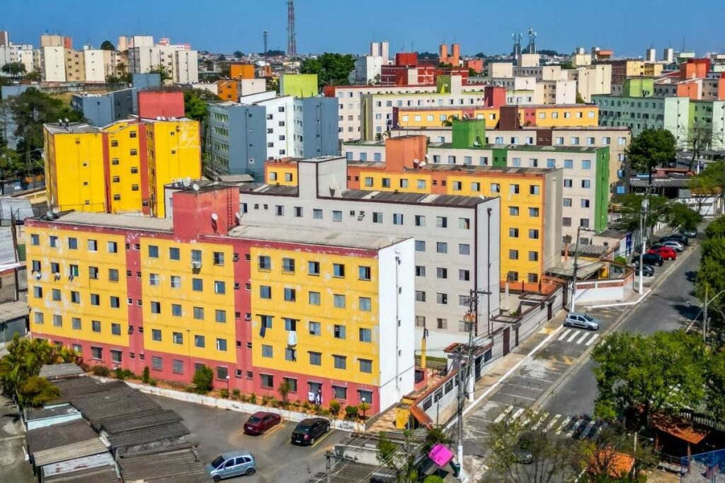 investidores-lucram-com-leiloes-da-cohab-apos-despejo-de-baixa-renda