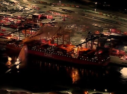 incendio-em-navio-de-carga-causa-explosao-em-porto-de-los-angeles