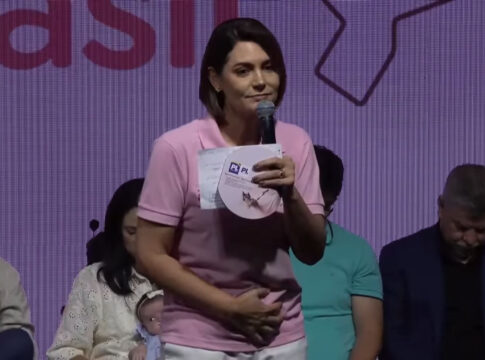 no-ceara,-michelle-bolsonaro-chegara-de-jatinho-a-brasilia-esta-tarde