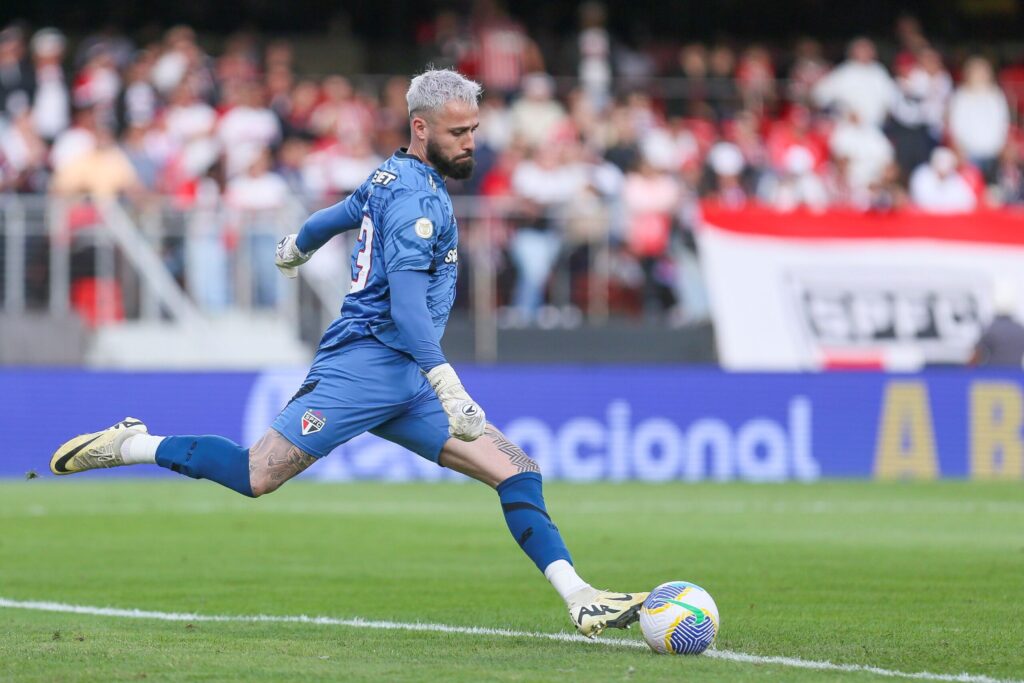 sao-paulo-x-juventude:-multa-milionaria-deixa-goleiro-de-fora-em-duelo