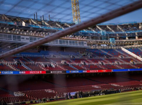 retorno-ao-camp-nou:-barcelona-volta-a-jogar-no-estadio-apos-909-dias