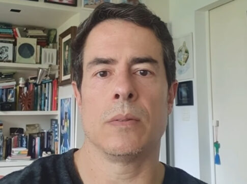 com-olhos-marejados,-felipe-folgosi-compara-jair-bolsonaro-a-jesus