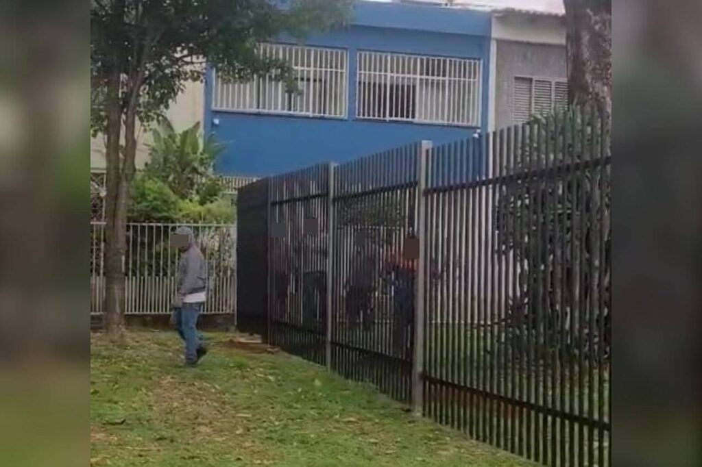 moradores-cercam-area-verde-na-asa-sul-e-df-legal-faz-derrubada