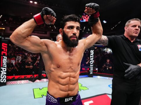 ufc-catar:-tsarukyan-confirma-favoritismo-e-vence-duelo-contra-hooker