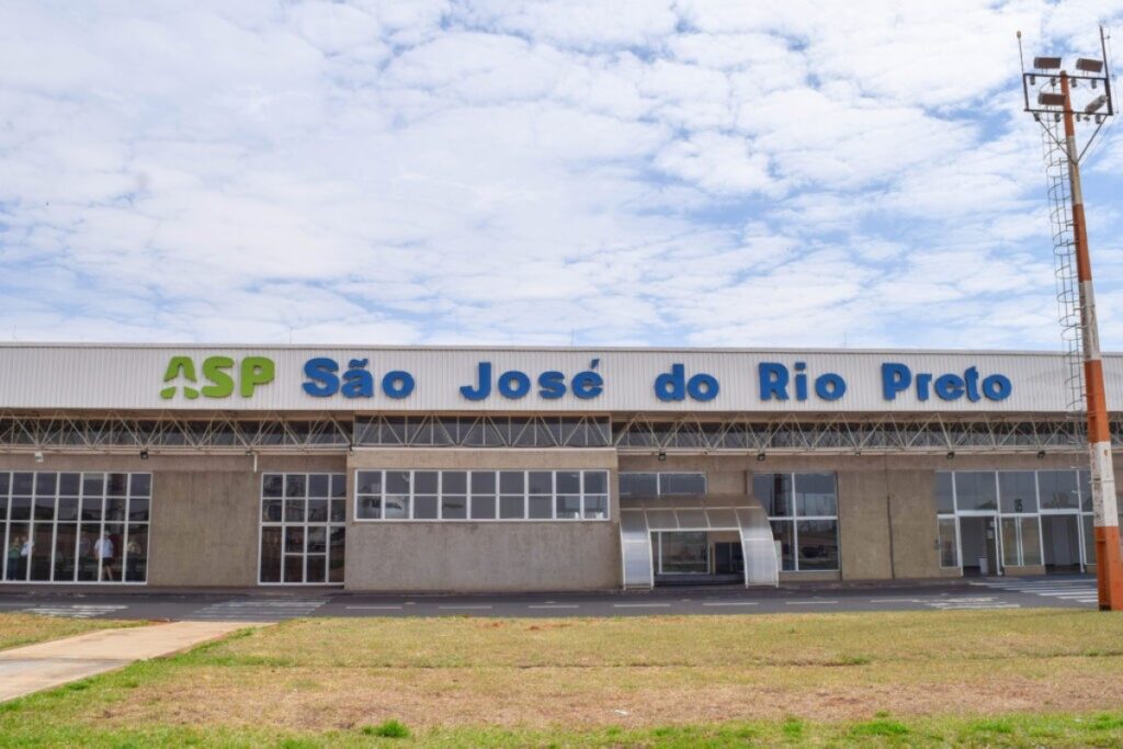 mirassol-na-libertadores-muda-rotina-de-aeroporto-no-interior-de-sp