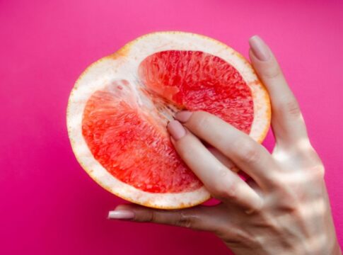 sexo-lesbico:-as-6-melhores-posicoes-para-fazer-muito-oral-na-parceira