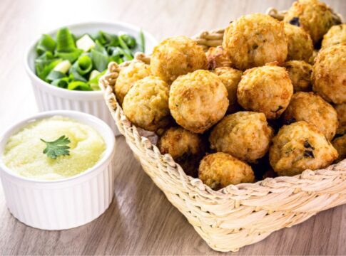 sobras-de-arroz-viram-crocante-bolinho;-teste-a-receita-neste-domingo