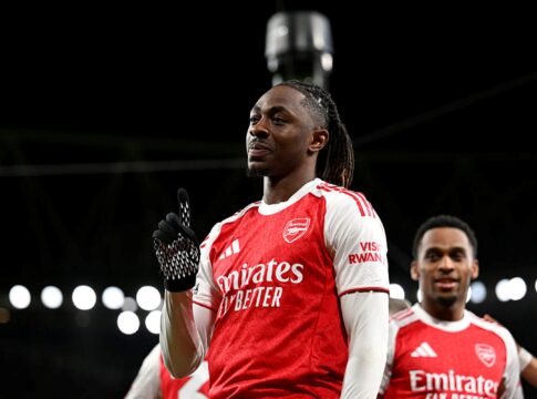 com-show-de-eze,-arsenal-goleia-o-tottenham-na-premier-league