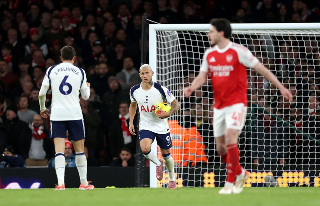 video:-richarlison-marca-golaco-no-classico-entre-arsenal-x-tottenham