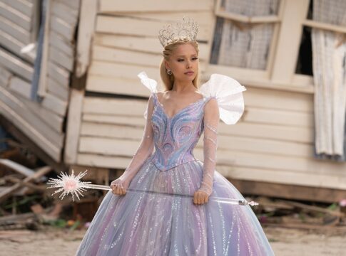 wicked:-homem-que-atacou-ariana-grande-em-evento-e-banido-de-singapura