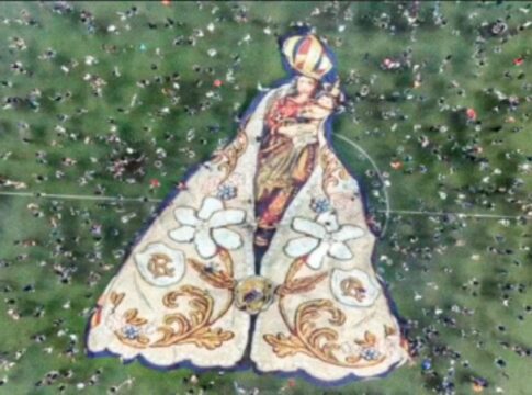 torcida-do-remo-invade-gramado-apos-1o-acesso-a-serie-a-em-31-anos