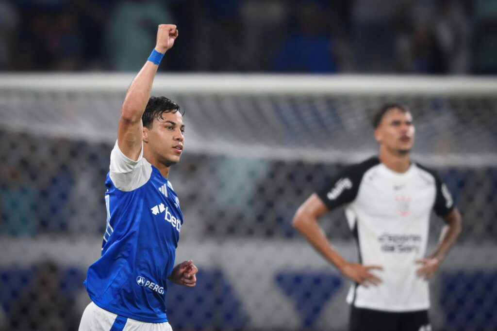 cruzeiro-atropela-corinthians-e-fica-a-dois-pontos-da-vice-lideranca