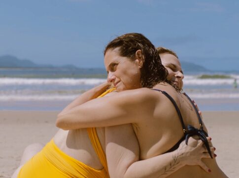 livros-restantes:-filme-reflete-sobre-a-vida-da-mulher-apos-os-50-anos