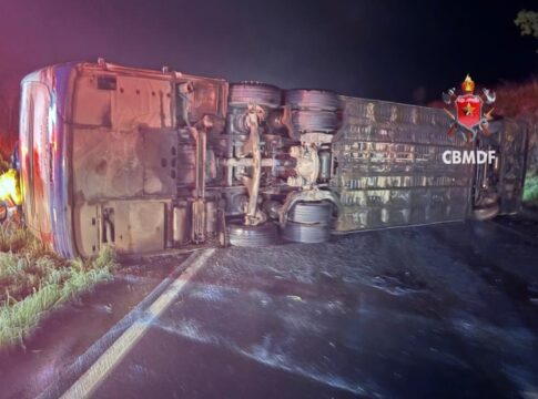 tres-pessoas-estao-em-estado-grave-apos-acidente-de-onibus-com-guincho