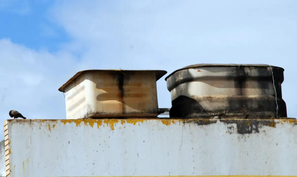 agua-desperdicada-no-df-poderia-encher-121-piscinas-olimpicas-por-dia