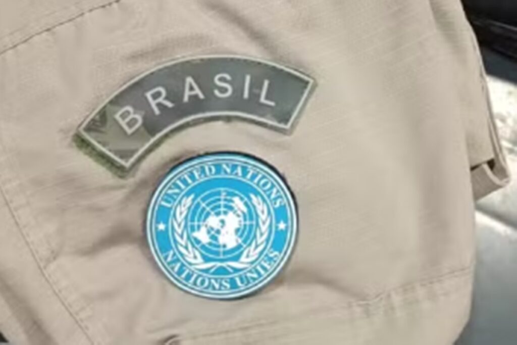 golpista-usa-uniforme-falso-da-onu-para-enganar-vitimas-de-tornado