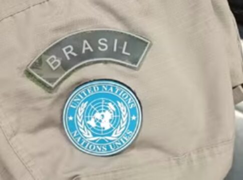 golpista-usa-uniforme-falso-da-onu-para-enganar-vitimas-de-tornado