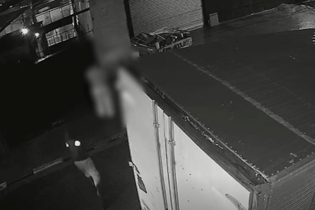 cenas-fortes:-homem-e-morto-a-tiros-e-tem-bmw-roubada-em-osasco