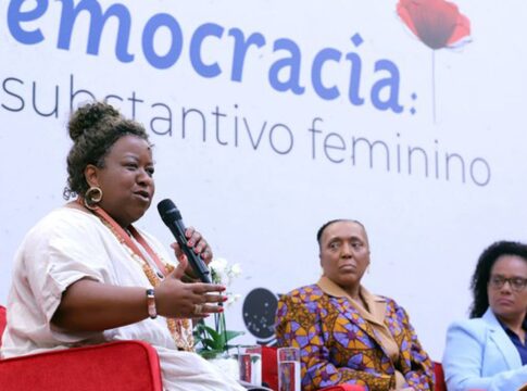 macae-evaristo-estimula-mulheres-a-disputar-espaco-em-todos-os-lugares