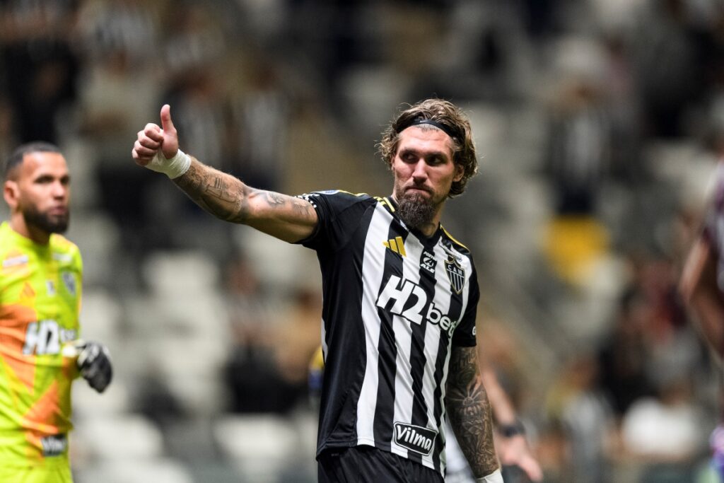 zagueiro-do-atletico-mg-se-pronuncia-apos-discussao-com-torcedor;-veja