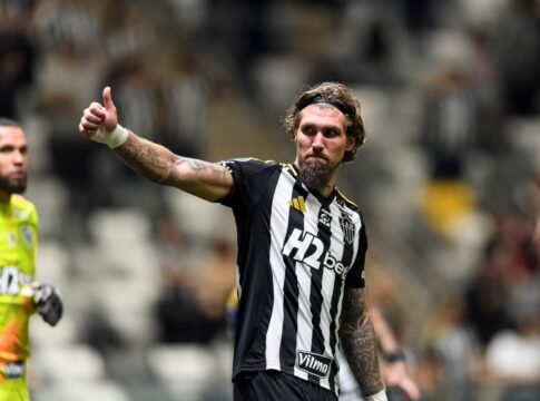 zagueiro-do-atletico-mg-se-pronuncia-apos-discussao-com-torcedor;-veja