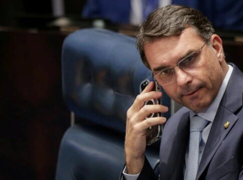 pl-define-flavio-como-interlocutor-de-bolsonaro-na-cadeia