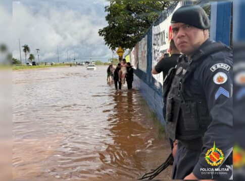 mesmo-em-outra-uf,-pms-do-df-pararam-viatura-e-salvaram-familia-ilhada