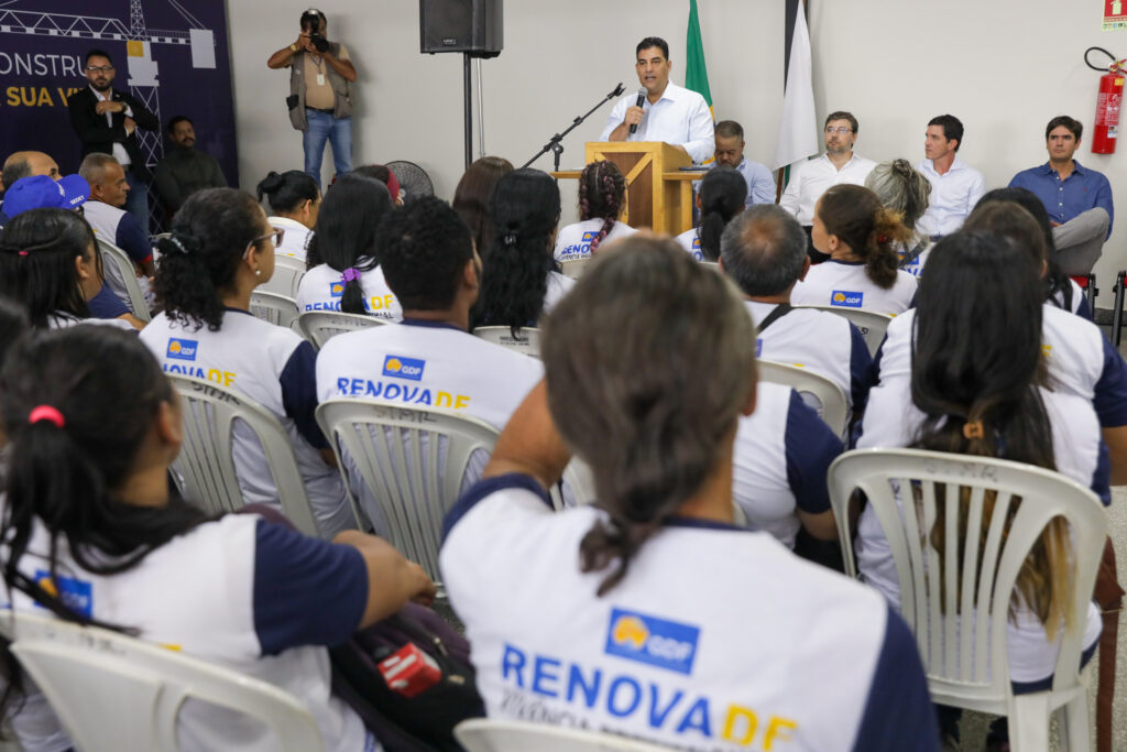 ibaneis-lanca-novo-ciclo-do-renovadf-com-2.300-vagas