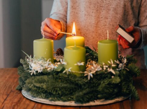 advento-natalino:-entenda-o-que-e-e-veja-detalhes-da-celebracao