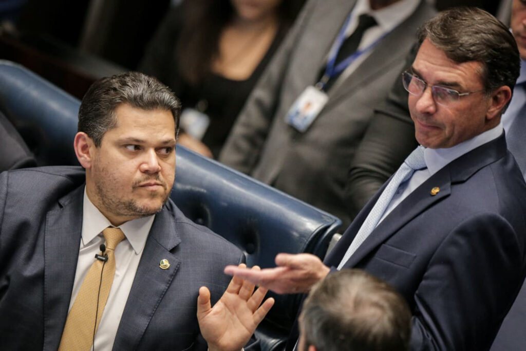 senadores-veem-alcolumbre-mais-aberto-a-anistia-por-causa-de-messias