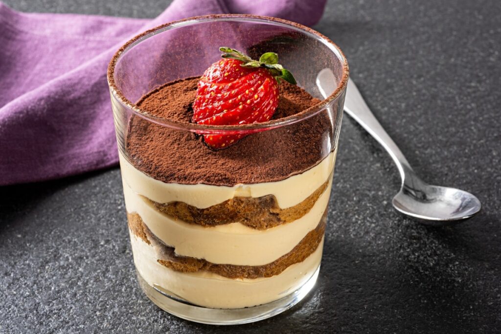 faca-um-bolo-de-pote-proteico-com-26-gramas-de-proteina-por-porcao