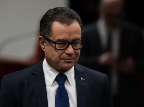 almir-garnier,-ex-comandante-da-marinha,-e-preso-por-trama-golpista