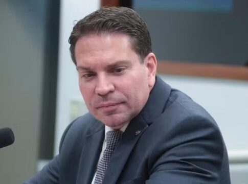 moraes-manda-que-camara-seja-notificada-da-perda-de-cargo-de-ramagem