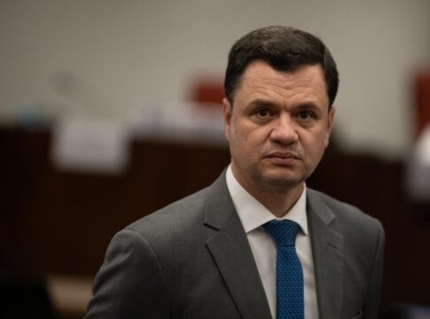 ex-ministro-de-bolsonaro,-anderson-torres-e-preso-pela-pf,-em-brasilia