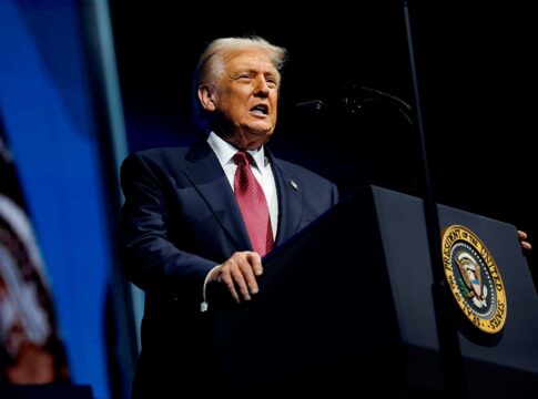 trump:-reuniao-com-zelensky-e-putin-so-ocorrera-com-acordo-definitivo